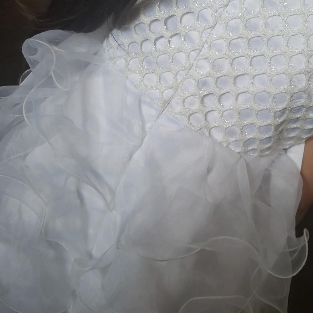 Adorable all white girls dressy dress! Size 4 - Picture 4 of 4